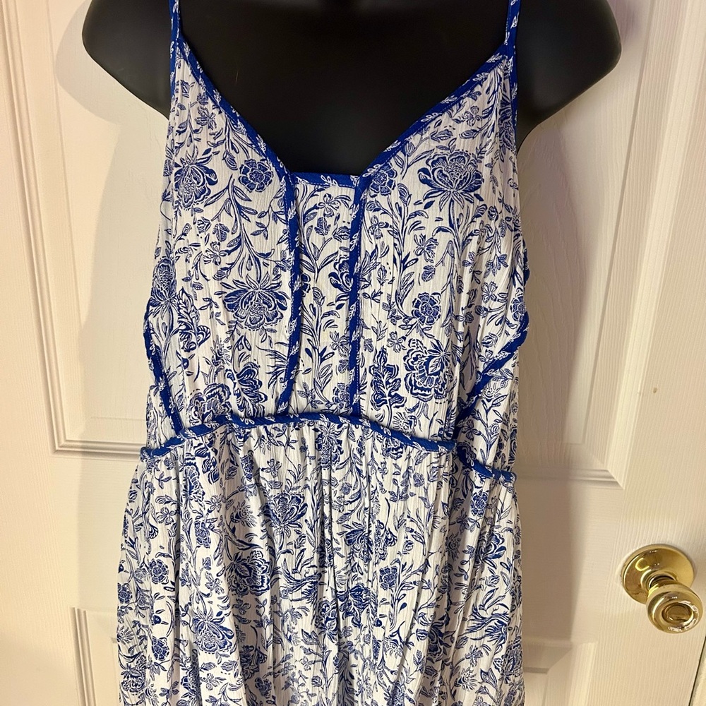Knox Rose White and Blue Floral Blouse
